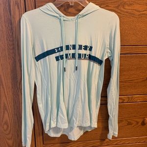 Women’s size xs Under Armour shirt